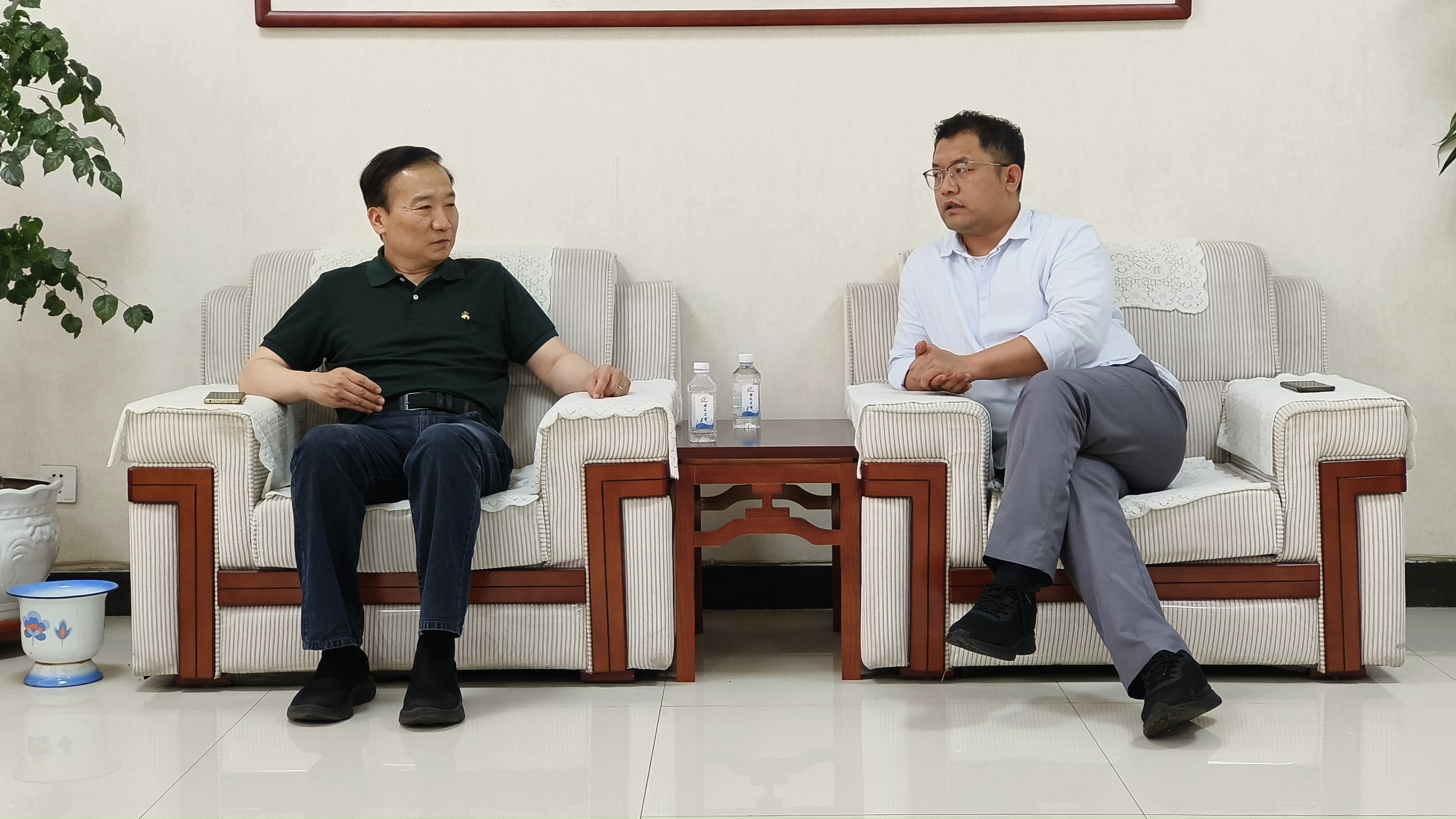 PP电子游戏集团董事长王智勇会見香港中科石油和海南青玉能源客人
